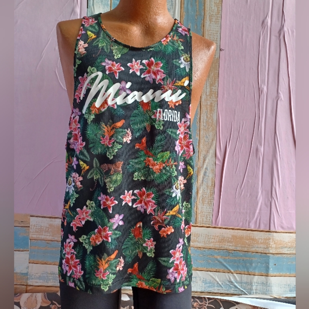 Floral Print Sleeveless Top